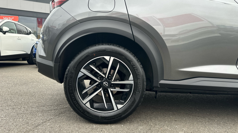 Nissan Juke 1.0 DiG-T N-Connecta 5dr DCT Petrol Hatchback